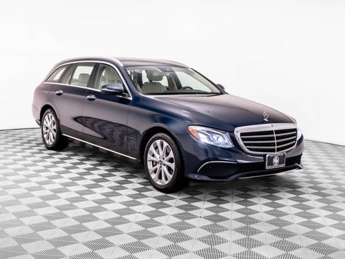 Used 2017 Mercedes-Benz E 400 4MATIC Wagon image 7