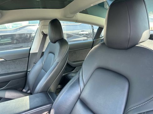 Used 2022 Tesla Model 3 Long Range AWD/4WD image 4