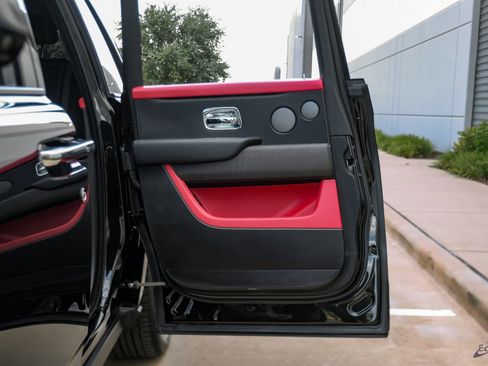 Used 2022 Rolls-Royce Cullinan image 78