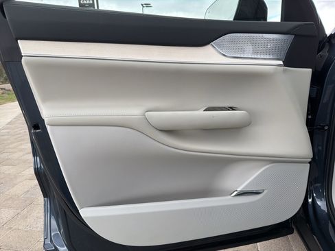 New 2026 Volvo EX90 Ultra image 18