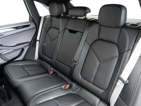 Certified 2025 Porsche Macan Turbo AWD/4WD image 27