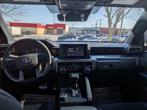 Used 2025 Toyota Tacoma TRD Sport image 12