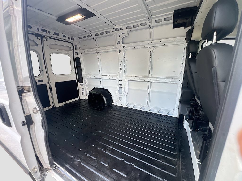 Used 2024 RAM ProMaster 2500 w/ Convenience Group FWD image 25