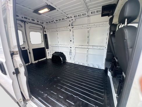Used 2024 RAM ProMaster 2500 w/ Convenience Group FWD image 25