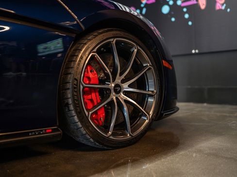 Used 2019 McLaren 570S Spider image 17