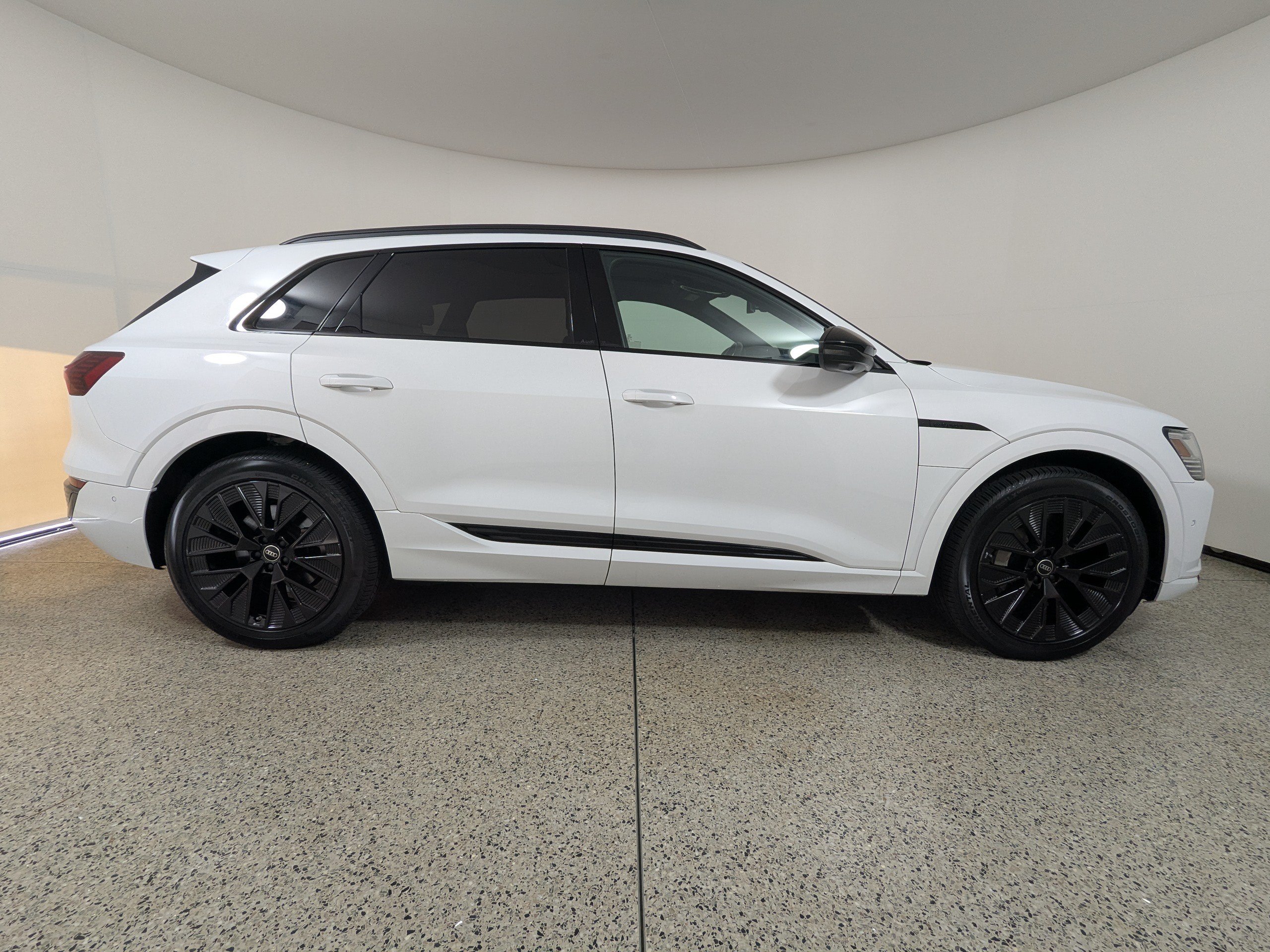 Certified 2024 Audi Q8 e-tron Premium Plus w/ Prestige Package AWD/4WD image 8