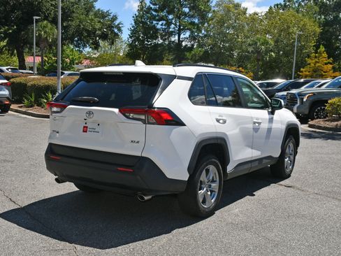 Used 2023 Toyota RAV4 XLE w/ Convenience Package FWD image 4