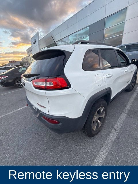 Used 2015 Jeep Cherokee Trailhawk AWD/4WD image 12