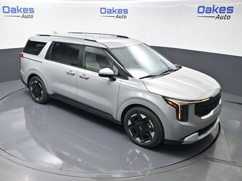 New 2026 Kia Carnival EX FWD image 46