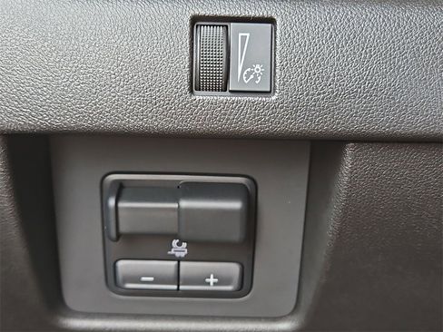 Used 2023 Chevrolet Colorado Z71 w/ Z71 Convenience Package 2 image 18