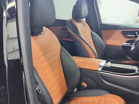 Used 2025 Mercedes-Benz GLC 300 image 28