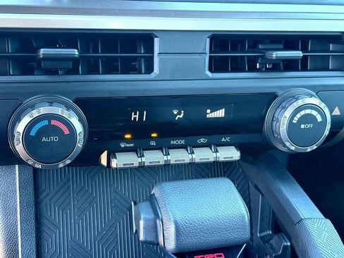 Used 2024 Toyota Tacoma TRD Off-Road image 19