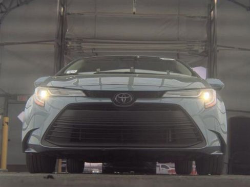 Used 2024 Toyota Corolla LE image 3