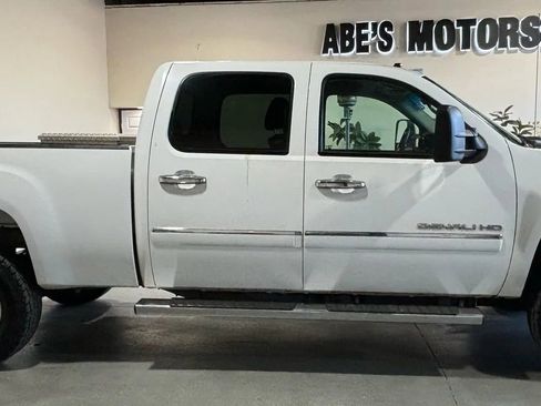 Used 2011 GMC Sierra 3500 Denali image 4