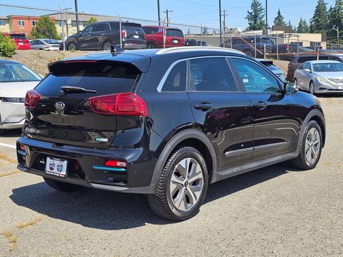 Used 2020 Kia Niro EX Premium w/ Cold Weather Package FWD image 7