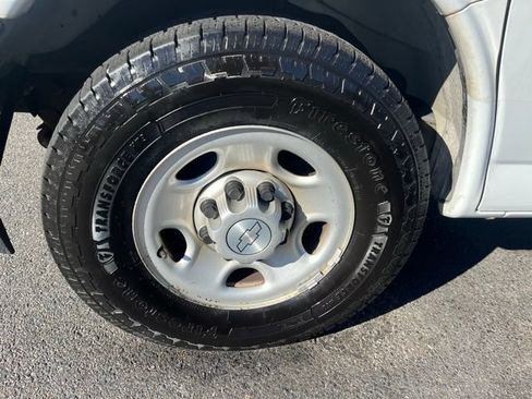 Used 2019 Chevrolet Express 2500 Extended w/ Driver Convenience Package RWD image 25