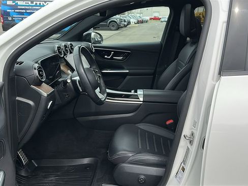 Used 2024 Mercedes-Benz GLC 300 4MATIC image 10