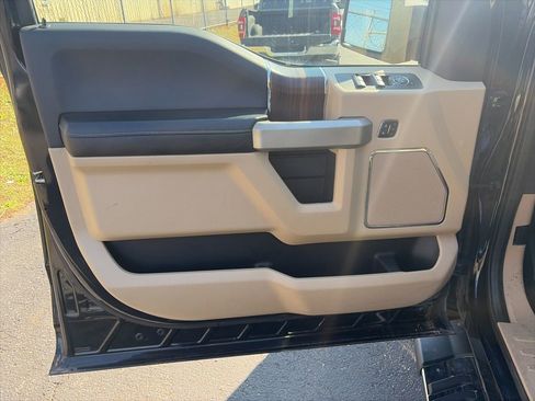 Used 2016 Ford F150 Lariat w/ Equipment Group 502A Luxury image 13