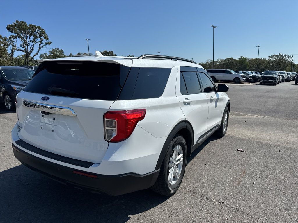 Certified 2024 Ford Explorer XLT RWD image 5