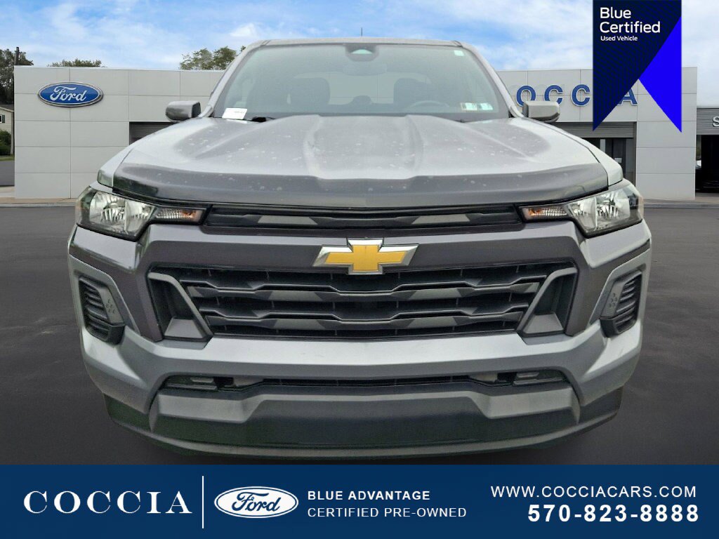 Used 2023 Chevrolet Colorado LT AWD/4WD image 2