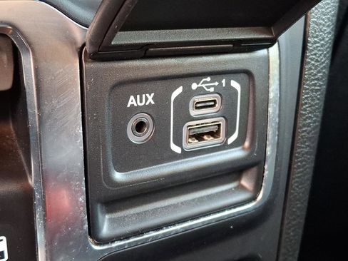 Used 2020 Jeep Wrangler Sport image 27