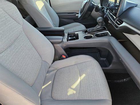 Used 2024 Toyota Sienna LE image 13