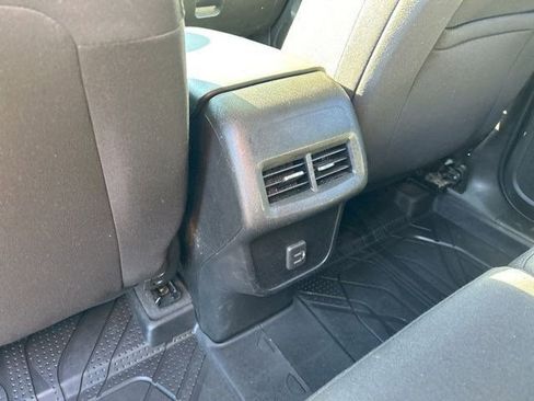 Used 2022 Chevrolet Equinox LS w/ LS Convenience Package image 36