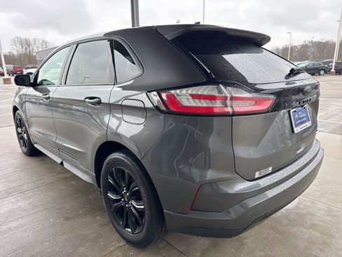 Certified 2023 Ford Edge SE w/ Black Appearance Package image 5