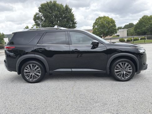 Used 2024 Nissan Pathfinder SL w/ SL Premium Package FWD image 32
