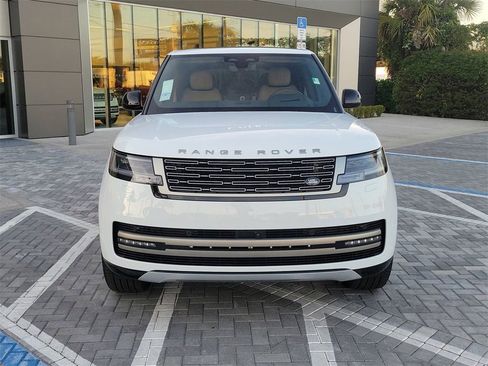 New 2025 Land Rover Range Rover Long Wheelbase SE image 8