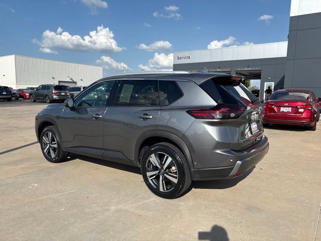 Used 2026 Nissan Rogue SL AWD/4WD image 4