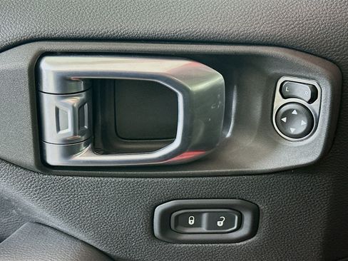 Used 2021 Jeep Wrangler Sahara w/ Dual Top Group image 15