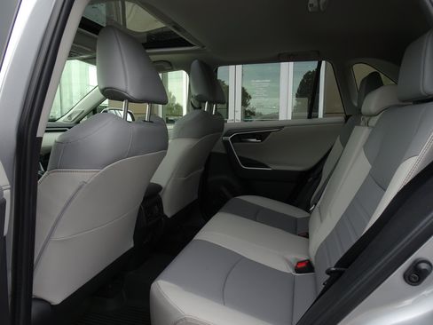 Used 2020 Toyota RAV4 Limited w/ All Weather Liner Package AWD/4WD image 15