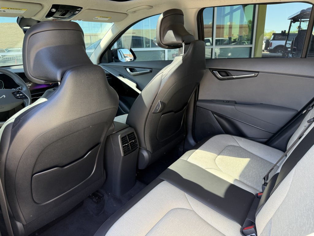 Used 2025 Kia Niro FWD image 34