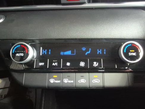 New 2026 Hyundai Elantra Hybrid FWD image 19
