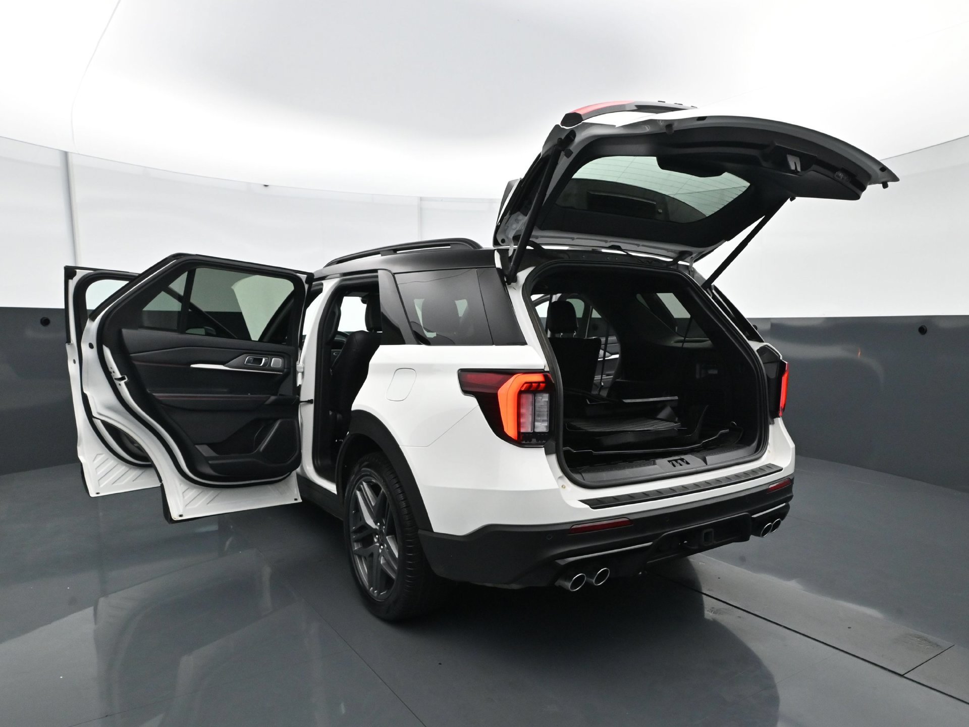 Used 2025 Ford Explorer ST w/ Sun And Sound Package AWD/4WD image 33