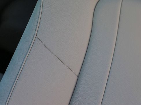 Used 2024 Mercedes-Benz EQB 300 4MATIC image 31