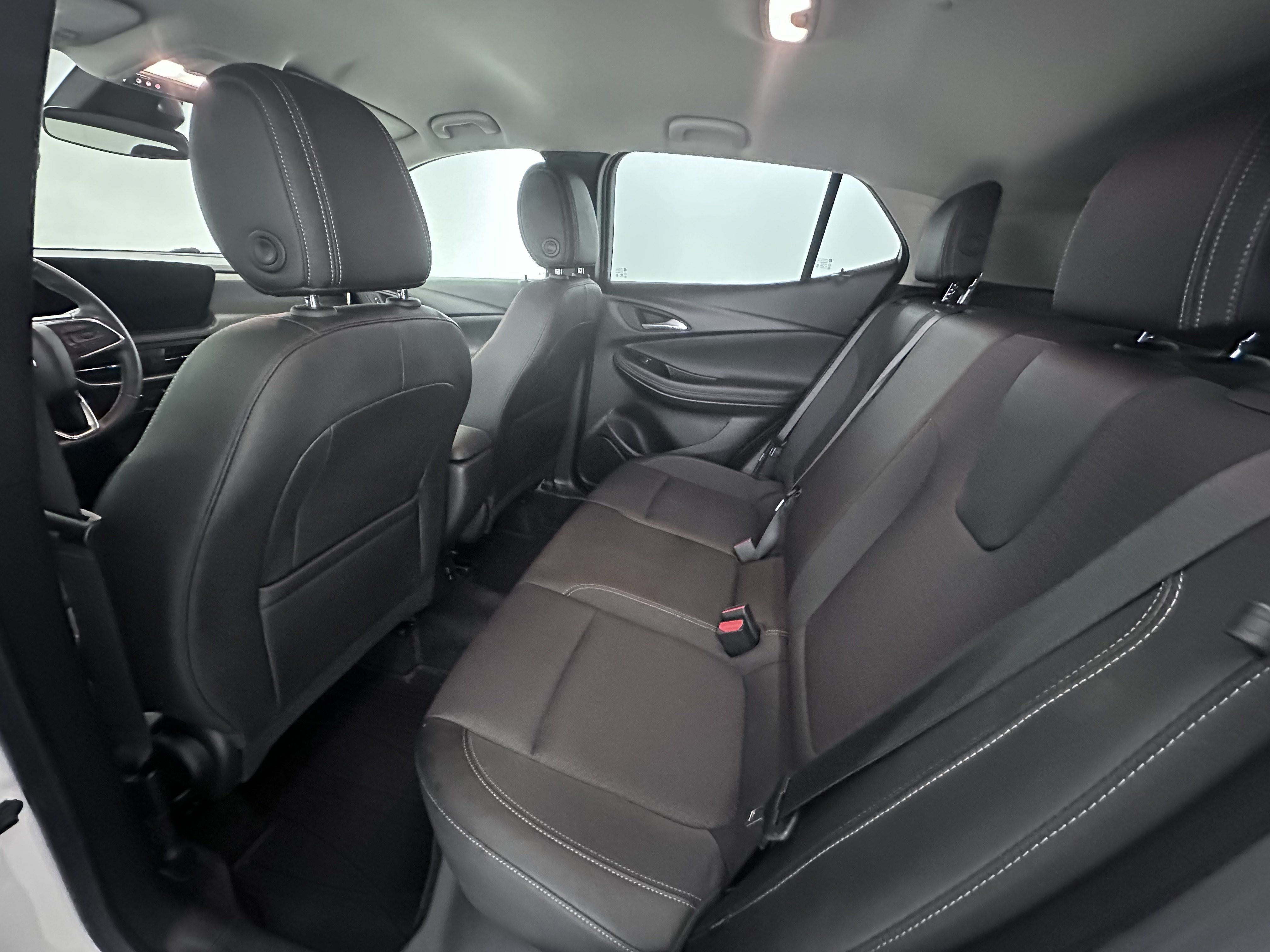 Used 2024 Buick Encore GX Preferred AWD/4WD image 27