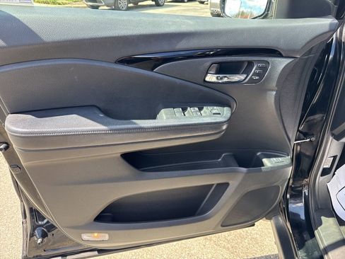 Used 2018 Honda Pilot Touring image 20