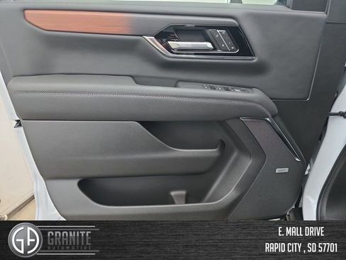 New 2026 GMC Yukon XL Denali w/ Sun & Power Step Package AWD/4WD image 10