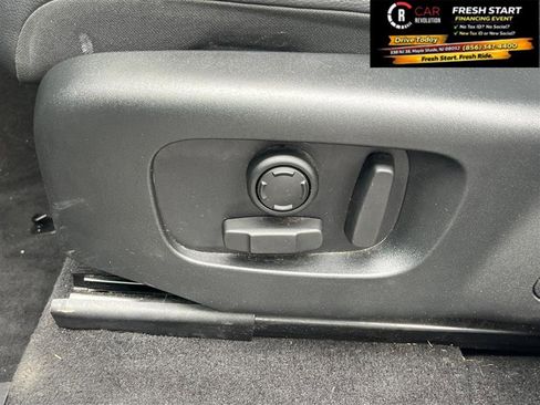 Used 2021 Land Rover Range Rover Velar S image 33