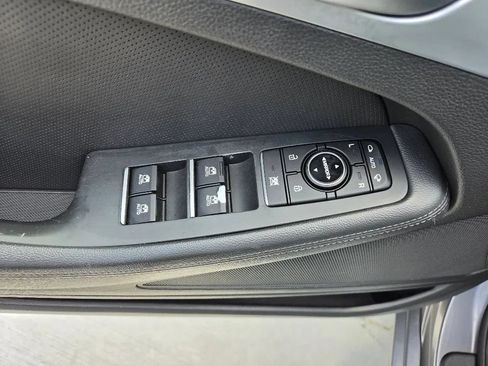 Used 2016 Hyundai Genesis 3.8 RWD image 12
