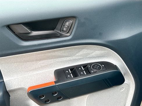 Used 2024 Ford Maverick XLT image 16