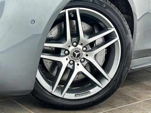 Used 2019 Mercedes-Benz S 560 4MATIC Sedan image 2