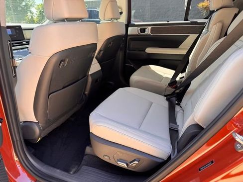 Used 2024 Hyundai Santa Fe Calligraphy FWD image 10
