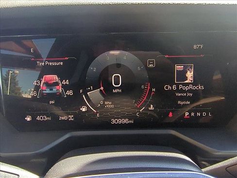 Used 2024 GMC Acadia Elevation image 11