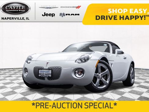 Used 2007 Pontiac Solstice Convertible image 1