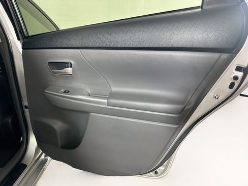 Used 2014 Toyota Prius V Five FWD image 28