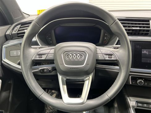 Used 2025 Audi Q3 2.0T Premium image 14