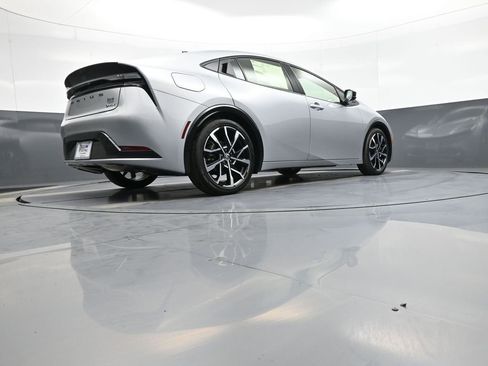 New 2026 Toyota Prius Plug-In Hybrid FWD image 30